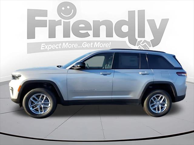 2025 Jeep Grand Cherokee GRAND CHEROKEE LAREDO X 4X4