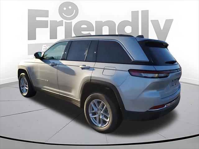 2025 Jeep Grand Cherokee GRAND CHEROKEE LAREDO X 4X4