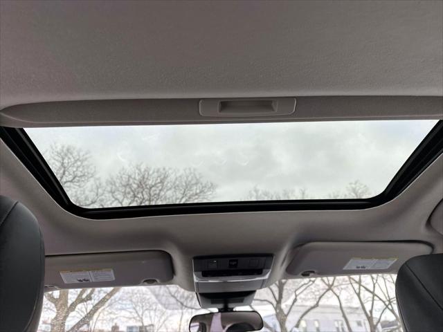 2022 Nissan Sentra SR Xtronic CVT [18]