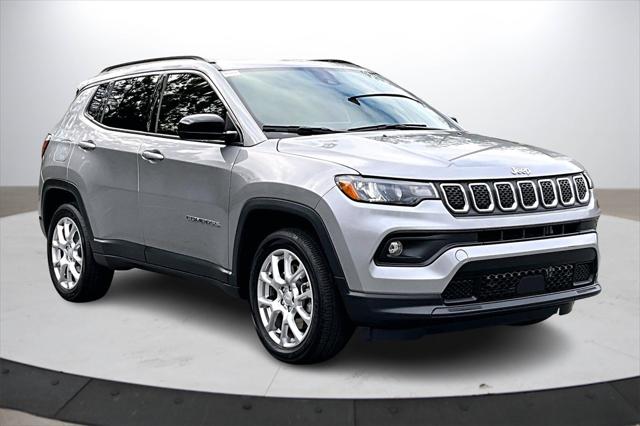 2024 Jeep Compass Latitude Lux FWD