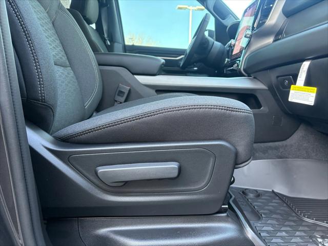 2026 Ram 1500 Big Horn Crew Cab 4x4 5'7" Box