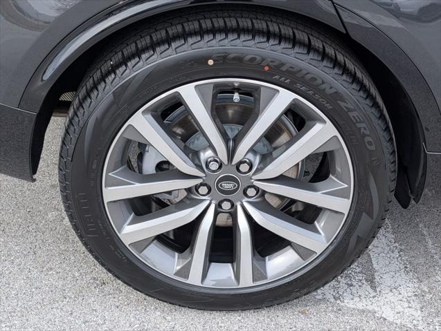 2026 Land Rover Discovery Dynamic SE