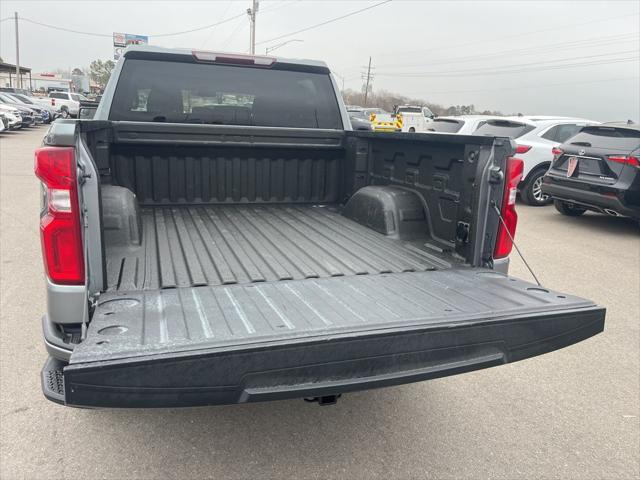 2020 Chevrolet Silverado 1500 2WD Crew Cab Short Bed Custom