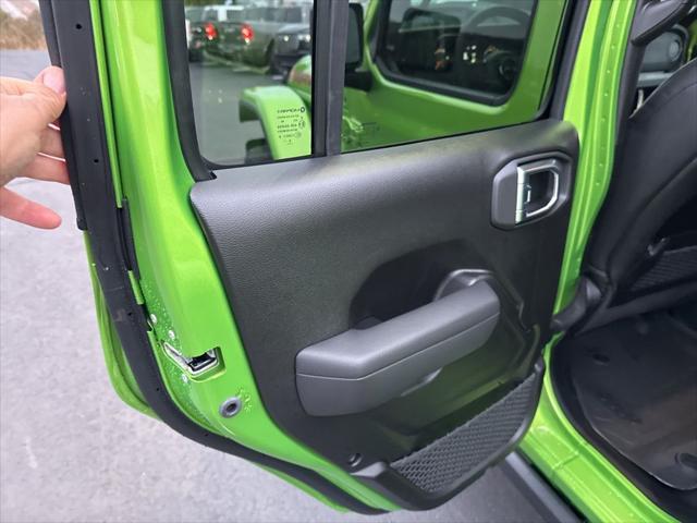2026 Jeep Gladiator Sport