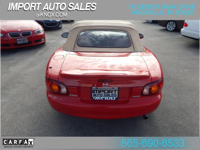 1999 Mazda MX-5 Base 2dr Convertible
