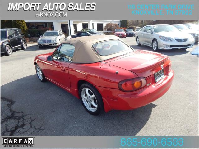 1999 Mazda MX-5 Base 2dr Convertible