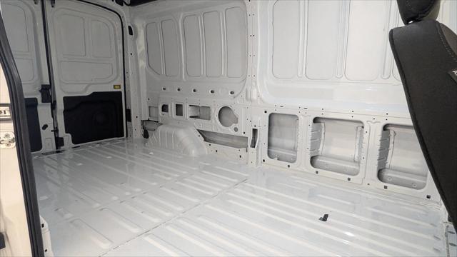 2026 Ford Transit Cargo Van T-250 148" Med Rf 9150 GVWR RWD
