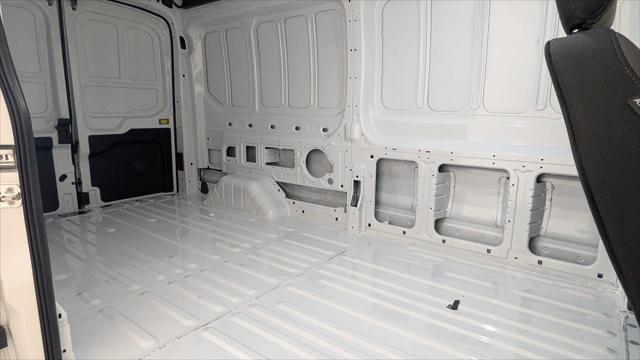 2026 Ford Transit Cargo Van T-250 148" Med Rf 9150 GVWR RWD