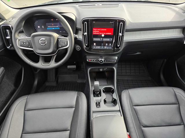 2026 Volvo XC40 Core, B5 AWD Gas (mild hybrid), Dark