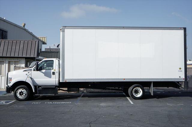 2017 Ford F-650 Base