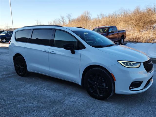 2023 Chrysler Pacifica Limited AWD