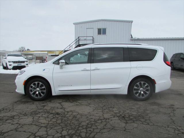 2024 Chrysler Pacifica Hybrid Pinnacle 2024 Chrysler Pacifica Hybrid Pinnacle