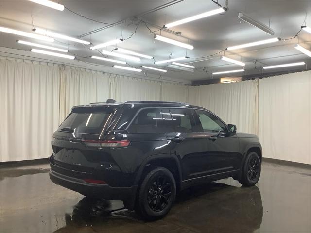 2026 Jeep Grand Cherokee Altitude 4x4