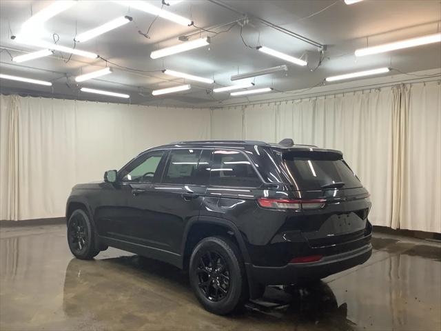 2026 Jeep Grand Cherokee Altitude 4x4