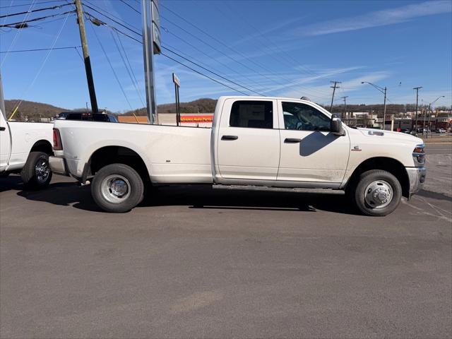 2026 RAM Ram 3500 RAM 3500 TRADESMAN CREW CAB 4X4 8 BOX