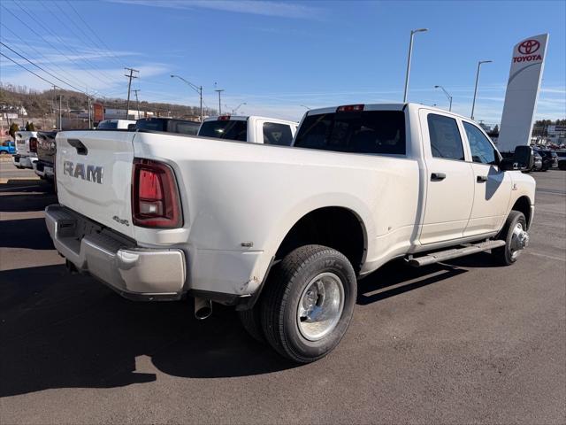 2026 RAM Ram 3500 RAM 3500 TRADESMAN CREW CAB 4X4 8 BOX