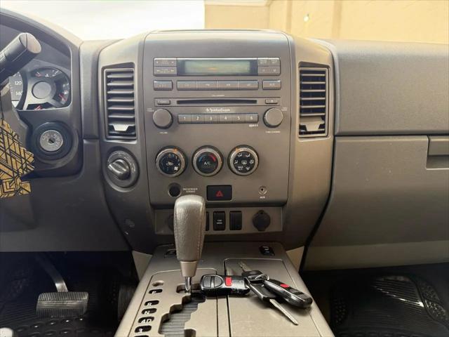 2004 Nissan Titan LE