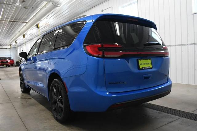 2026 Chrysler Pacifica Select AWD