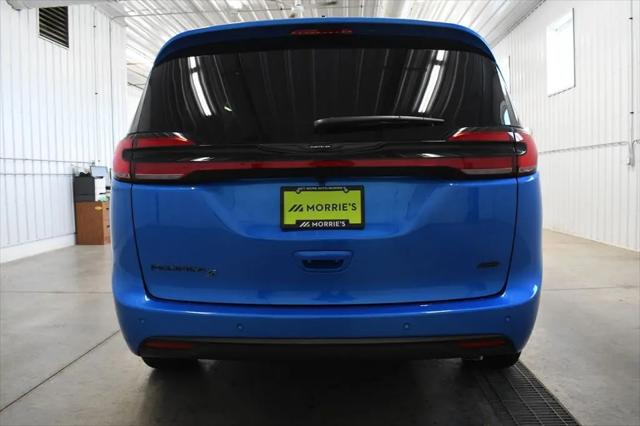 2026 Chrysler Pacifica Select AWD