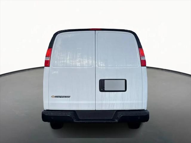 2025 Chevrolet Express Cargo Van RWD 2500 Extended Wheelbase WT