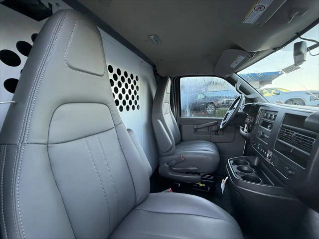 2025 Chevrolet Express Cargo Van RWD 2500 Regular Wheelbase WT