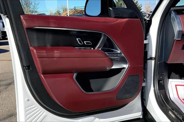 2026 Land Rover Range Rover P530 SE