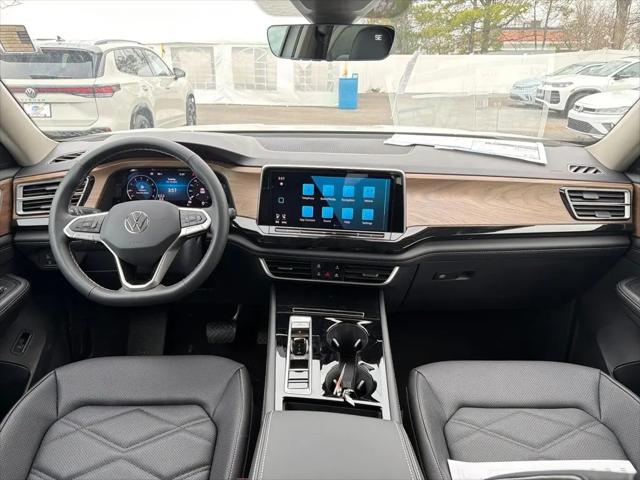 2026 Volkswagen Atlas SE with Technology
