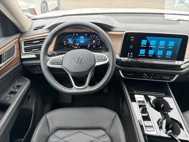 2026 Volkswagen Atlas SE with Technology