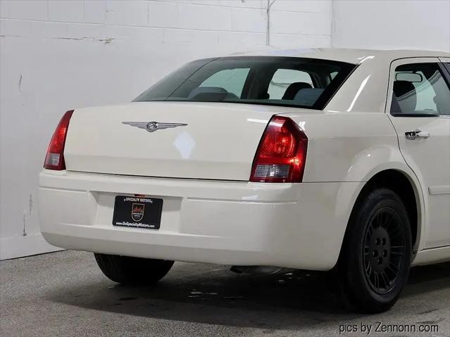 2005 Chrysler 300 Base
