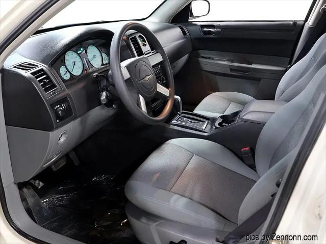 2005 Chrysler 300 Base