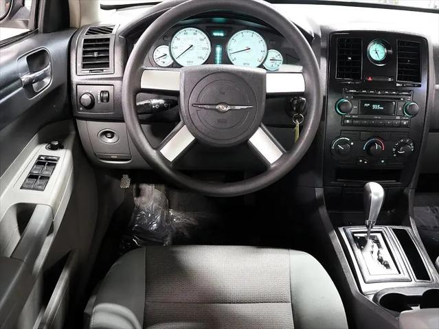 2005 Chrysler 300 Base