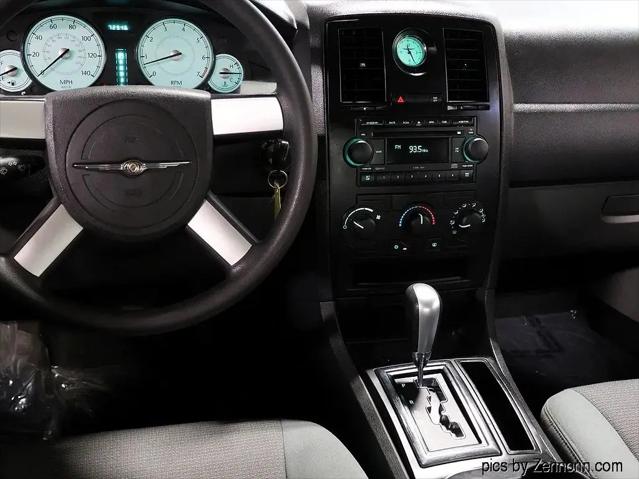 2005 Chrysler 300 Base