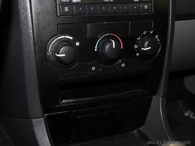 2005 Chrysler 300 Base