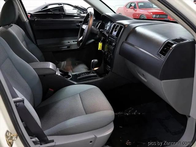 2005 Chrysler 300 Base
