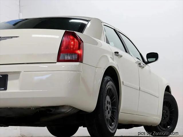 2005 Chrysler 300 Base