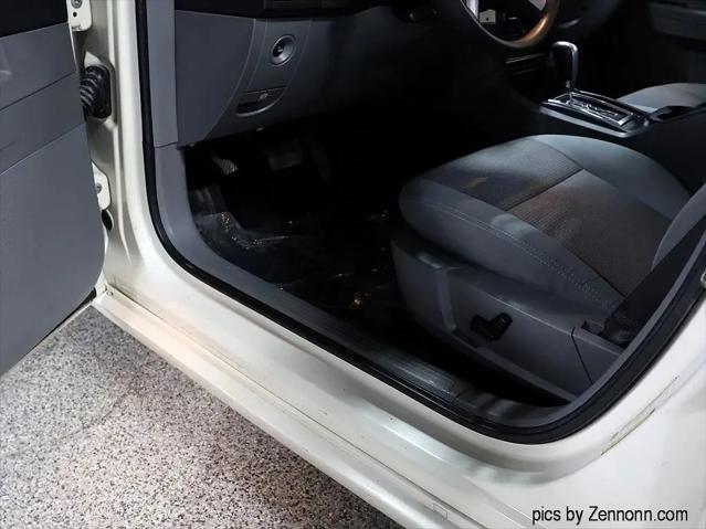 2005 Chrysler 300 Base