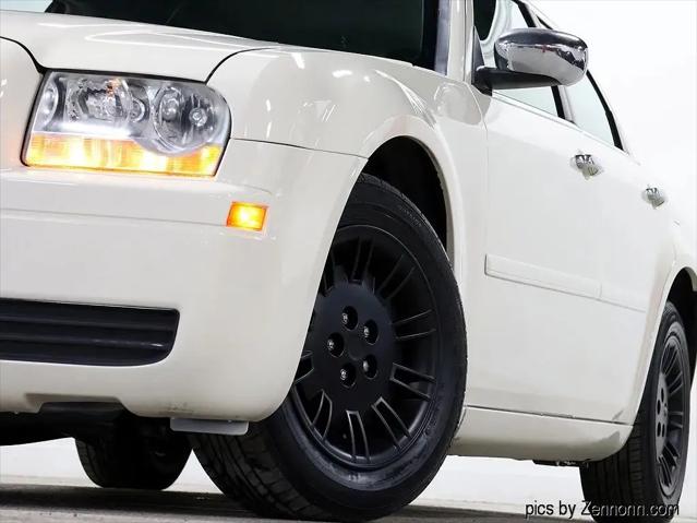 2005 Chrysler 300 Base