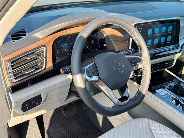 2026 Volkswagen Atlas SE with Technology