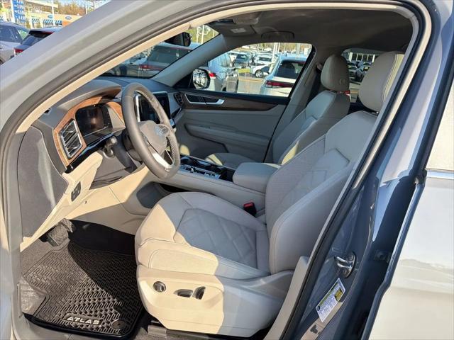2026 Volkswagen Atlas SE with Technology
