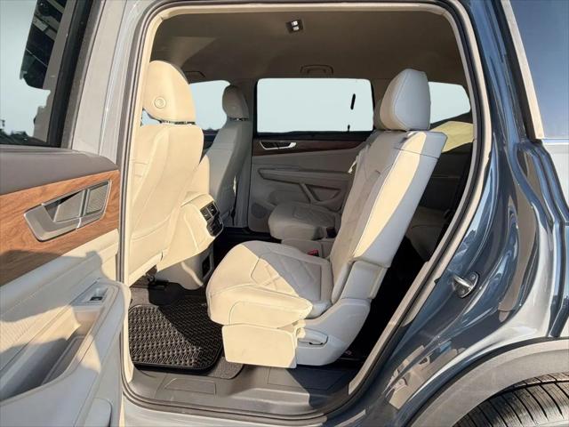 2026 Volkswagen Atlas SE with Technology