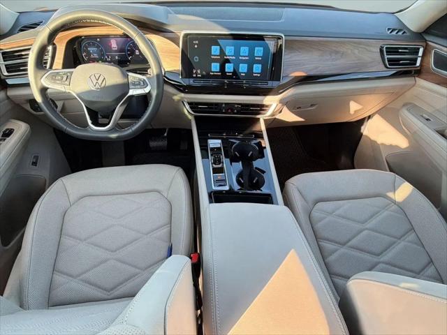 2026 Volkswagen Atlas SE with Technology