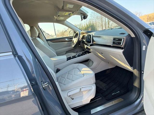 2026 Volkswagen Atlas SE with Technology