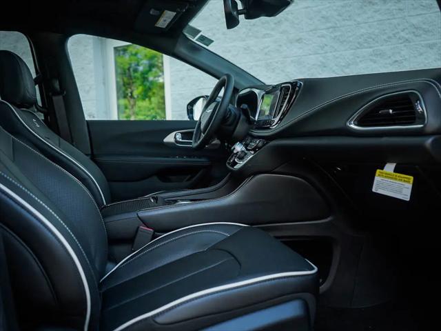 2026 Chrysler Pacifica Limited AWD