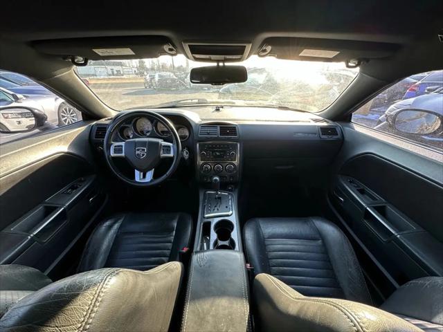 2013 Dodge Challenger SXT Plus