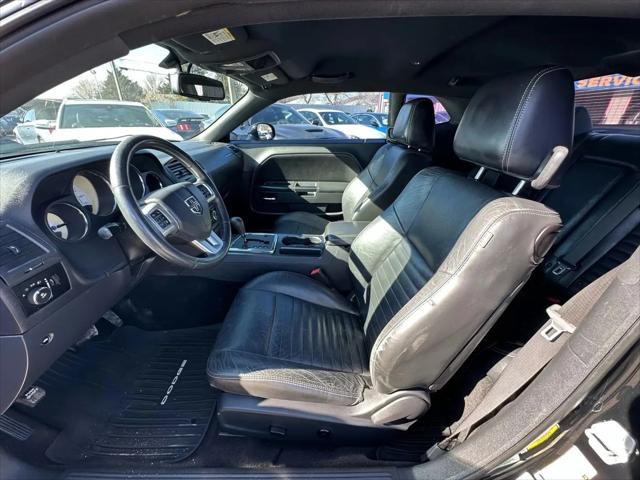 2013 Dodge Challenger SXT Plus