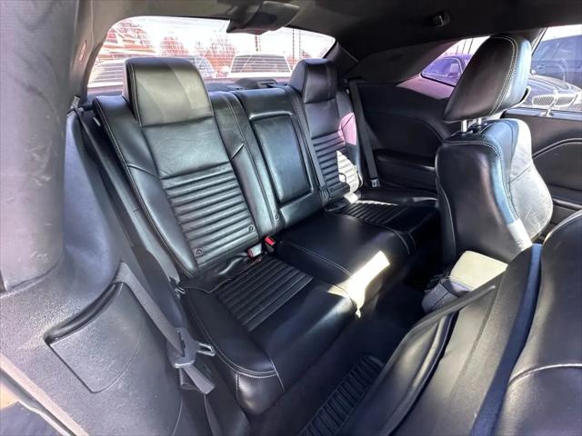 2013 Dodge Challenger SXT Plus