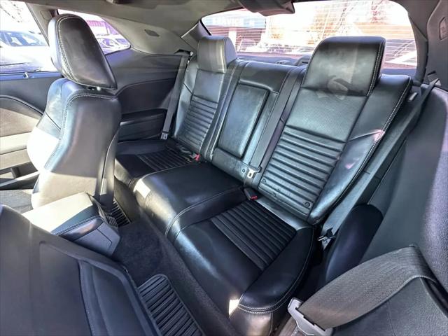 2013 Dodge Challenger SXT Plus