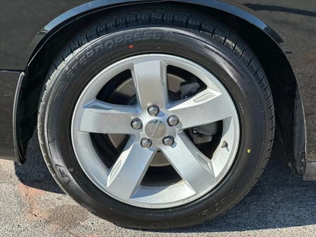 2013 Dodge Challenger SXT Plus