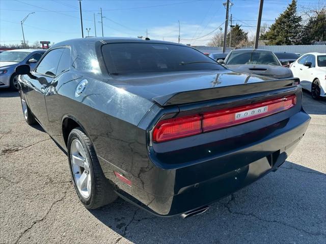 2013 Dodge Challenger SXT Plus