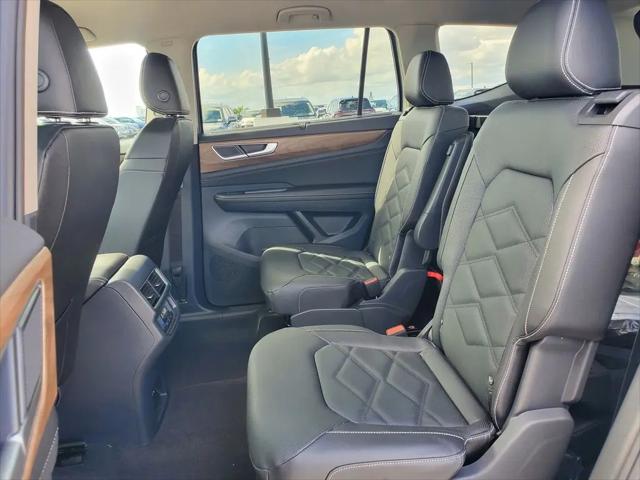 2026 Volkswagen Atlas SE with Technology